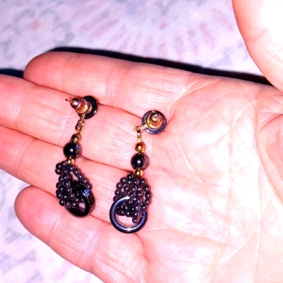 Vintage 80s Black &Gold Beaded Dangle Earrings - Picture 5 of 5
